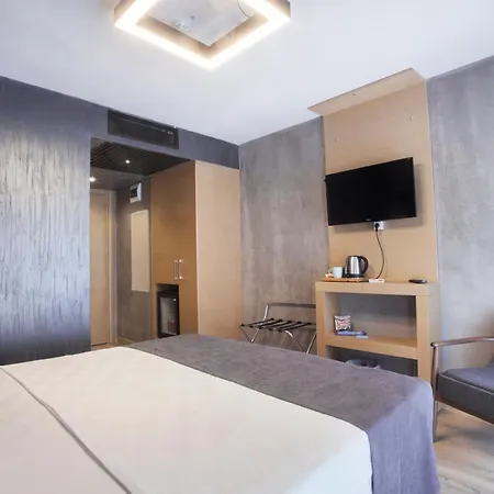 Red Stone Hotel 3*