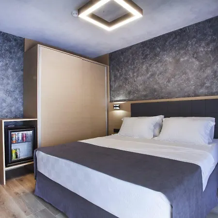 Hotel Red Stone 3*